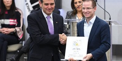 Ricardo Anaya se registra como candidato presidencial de coalición Por México al Frente