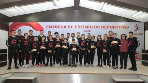 Reciben estímulos económicos deportistas de Coacalco