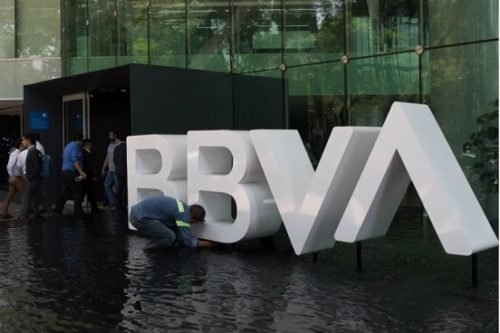 BBVA cierra más de 170 sucursales en México