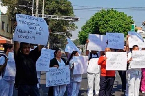 Enfermeros del IMSS bloquean Eje 4 Sur; exigen insumos ante COVID-19