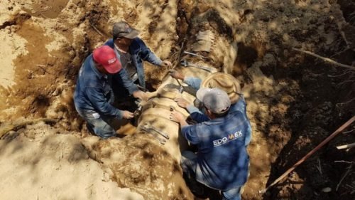 Repara CAEM fuga que afectaba en la región de los volcanes