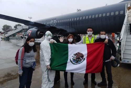 Regresan a México 280 connacionales varados en Argentina por COVID-19