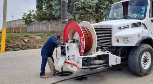 Realizan trabajos de desazolve de drenaje y alcantarillado en Tenango del Aire