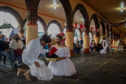 Celebran los 119 años de los emblemáticos arcos de Tenango del Aire