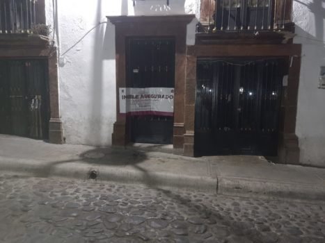 Catean inmueble donde aseguraron droga y un arma de fuego