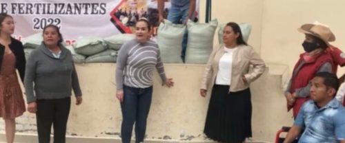 Realizan entrega de fertilizantes a campesinos de Ecatzingo