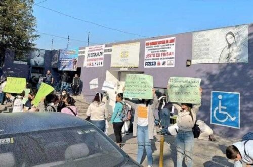 Protestan por desalojo en casa hogar de Naucalpan