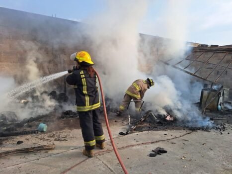 BOMBEROS DE AMECAMECA DAN RESPUESTAS INMEDIATAS