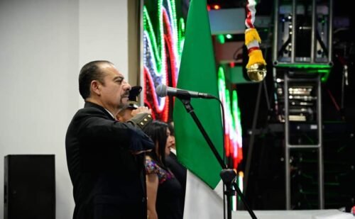 Miguel Gutiérrez encabeza el Grito de Independencia en Chalco ante más de 10 mil personas