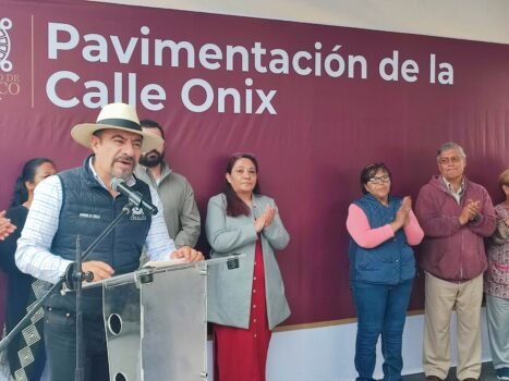 Inauguración de la pavimentación de la calle Ónix en Chalco con inversión millonaria