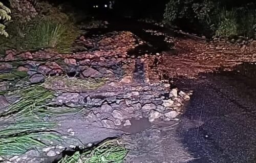 Se registran deslaves en Cañón de Lobos tras intensa lluvia