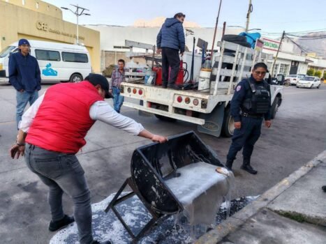 GOBIERNO DE AMECAMECA RECUPERA 5 KILÓMETROS DE BANQUETAS Y ELIMINA MÁS DE 500 OBSTÁCULOS VIALES, MEJORANDO LA MOVILIDAD DE MILES DE CIUDADANOS