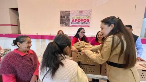 Entregan paquetes de aves de traspatio en Amecameca para fortalecer la economía familiar