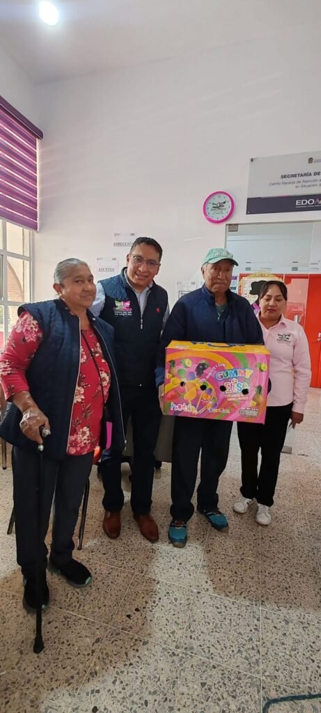 Gobierno de Amecameca entrega paquetes de aves de postura y codorniz a bajo costo para apoyar la economía familiar