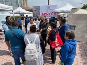 Alcaldesa Ivette Topete lidera entrega de apoyos a bajo costo en Amecameca