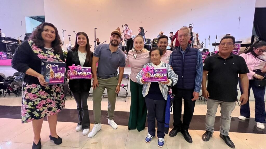 Alcaldesa Ivette Topete celebra en grande a más de tres mil adultos mayores de Amecameca