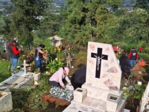 Gobierno de Amecameca realiza jornadas de limpieza en panteones