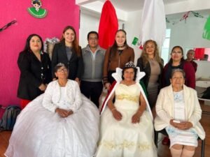 La alcaldesa Ivette Topete corona a Reina y Princesa de las Fiestas Patrias en Amecameca