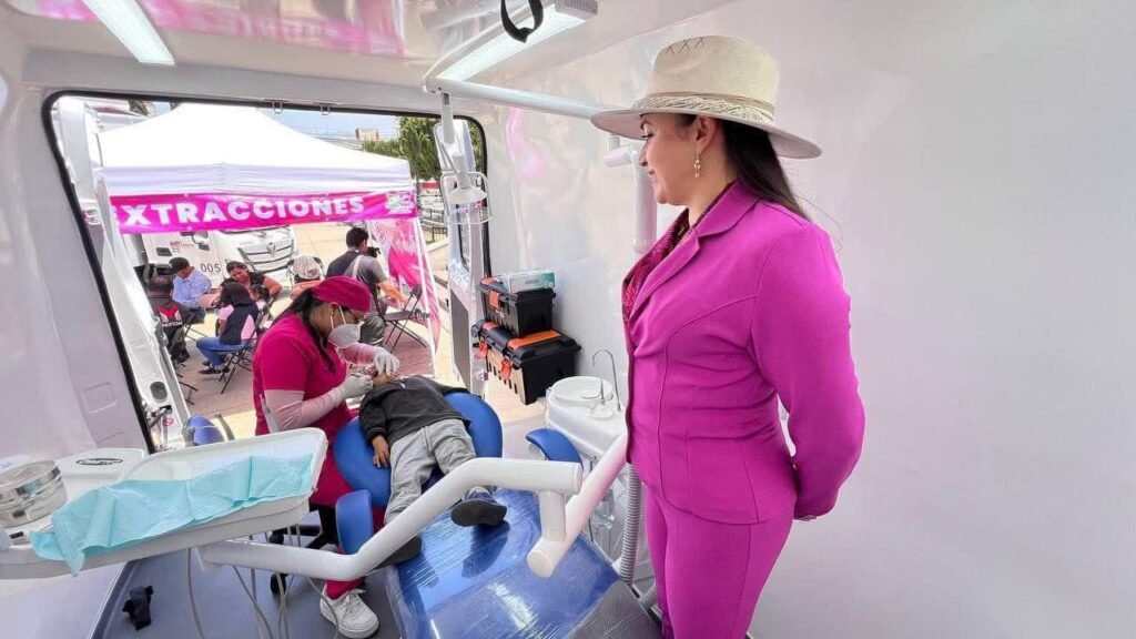 Amecameca fortalece su política de salud con nuevas unidades móviles dentales y de farmacia