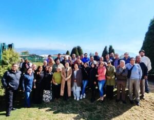 Alcaldesa Ivette Topete felicita a periodistas de la Región de los Volcanes y comparte Rosca de Reyes