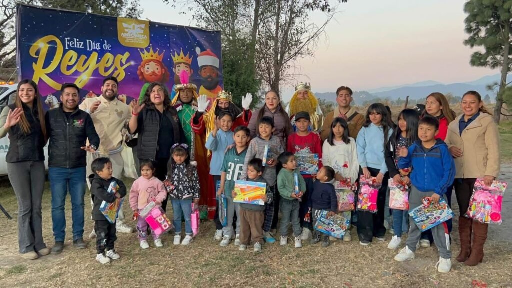 Alcaldesa Ivette Topete García culmina tercer día de gira: 15 mil niñas y niños reciben juguetes de Reyes en Amecameca