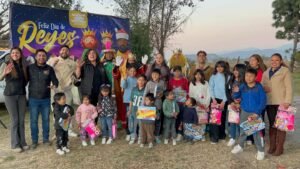 Alcaldesa Ivette Topete García culmina tercer día de gira: 15 mil niñas y niños reciben juguetes de Reyes en Amecameca