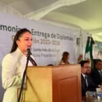 “Siéntanse orgullosos de sus logros”: Ivette Topete encabeza graduación de la Preparatoria UAEMéx en Amecameca